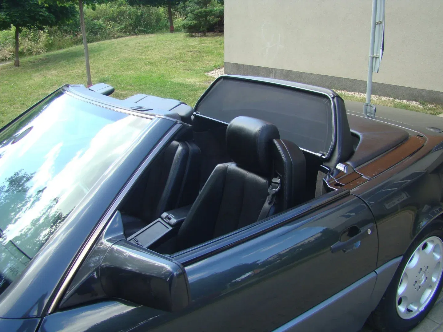 Mercedes-Benz SL - Náhled 26