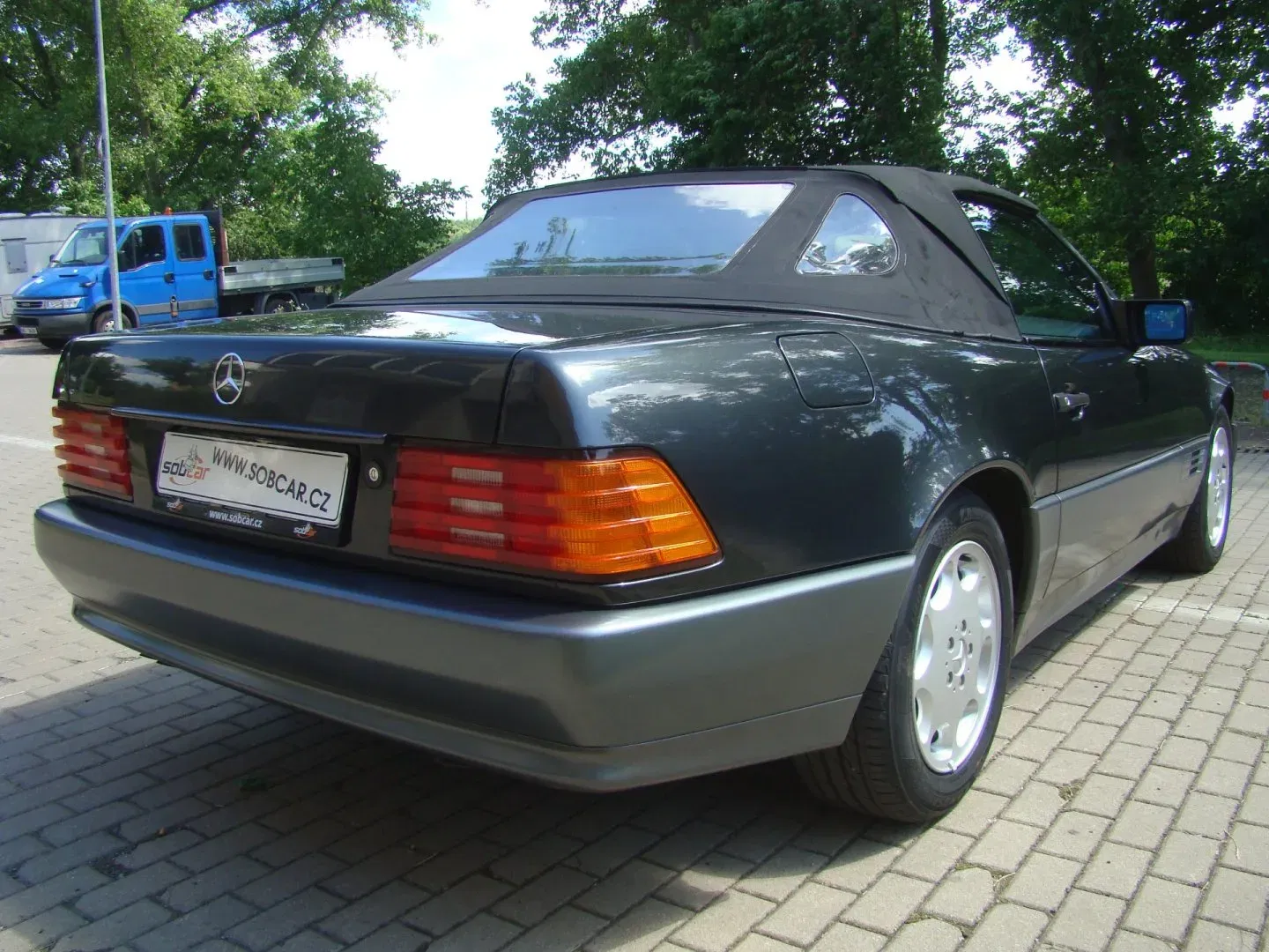 Mercedes-Benz SL - Náhled 37