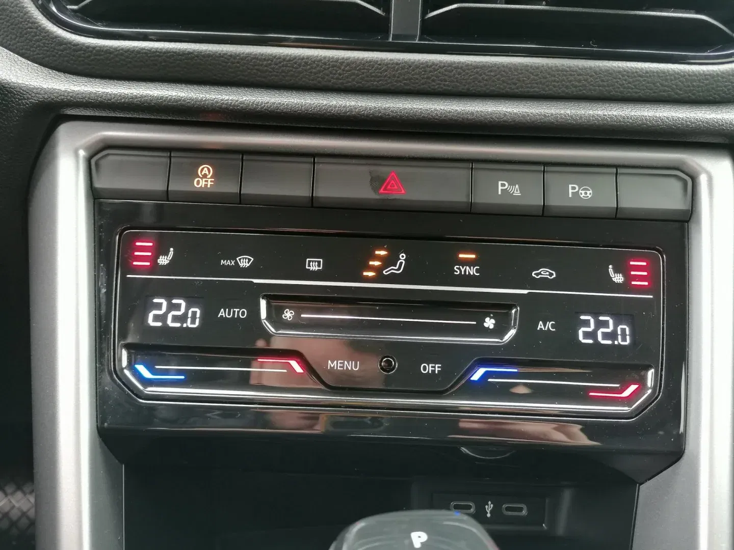 Volkswagen T-Roc - Náhled 17