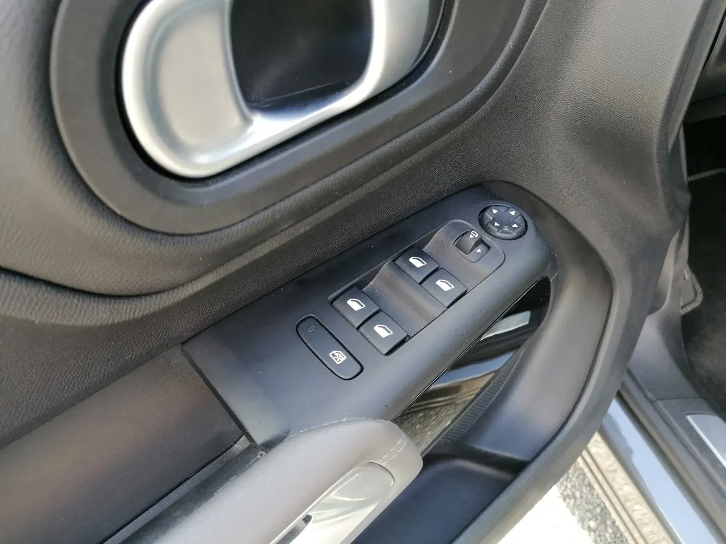 Citroën C5 Aircross - Náhled 27