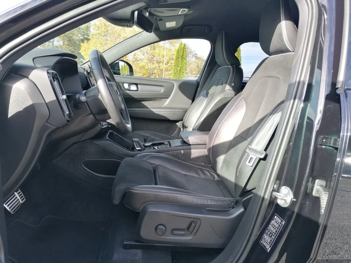 Volvo XC40 - Náhled 9