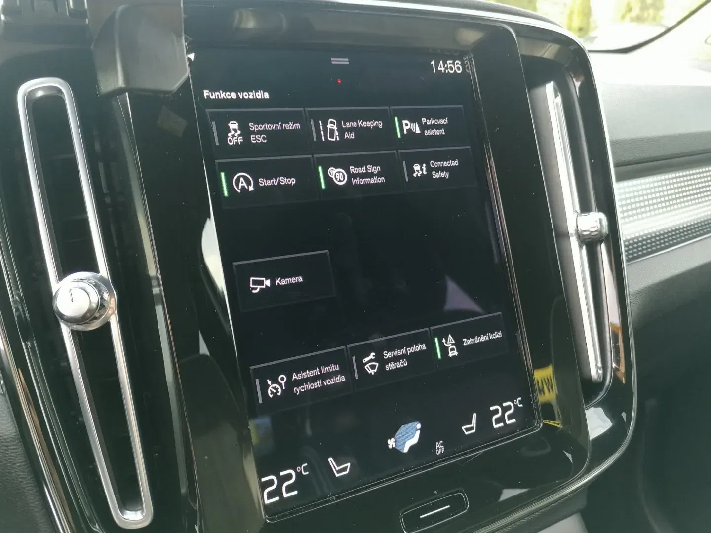 Volvo XC40 - Náhled 15