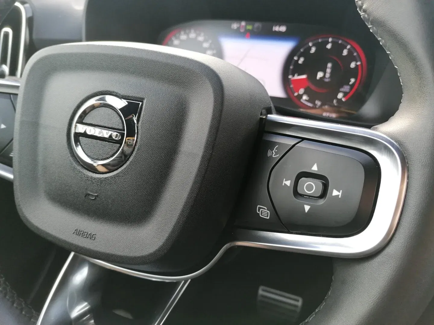 Volvo XC40 - Náhled 23