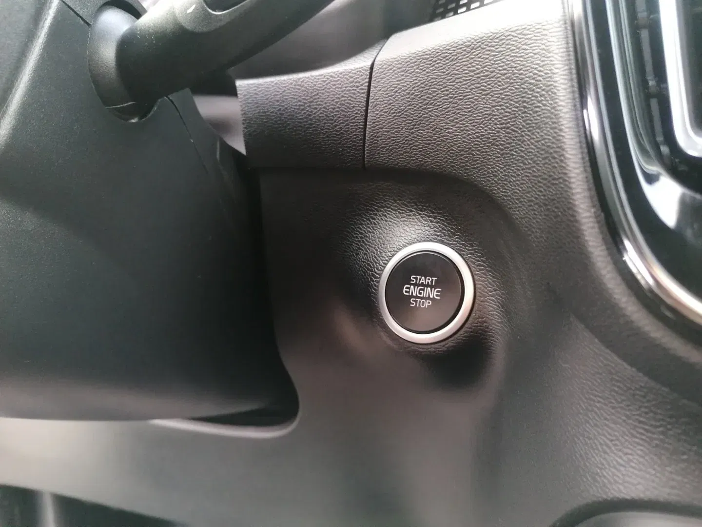 Volvo XC40 - Náhled 25