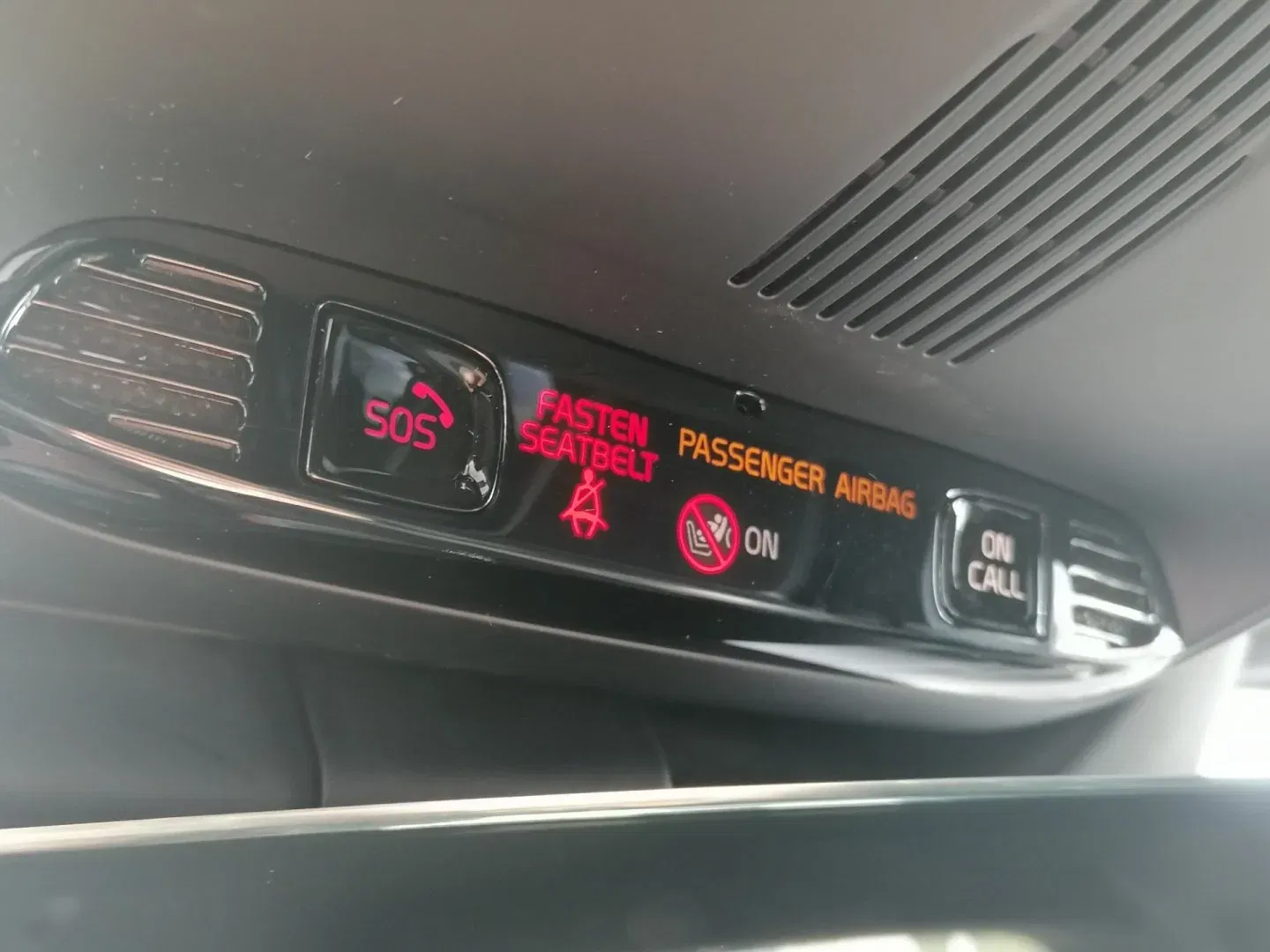 Volvo XC40 - Náhled 34