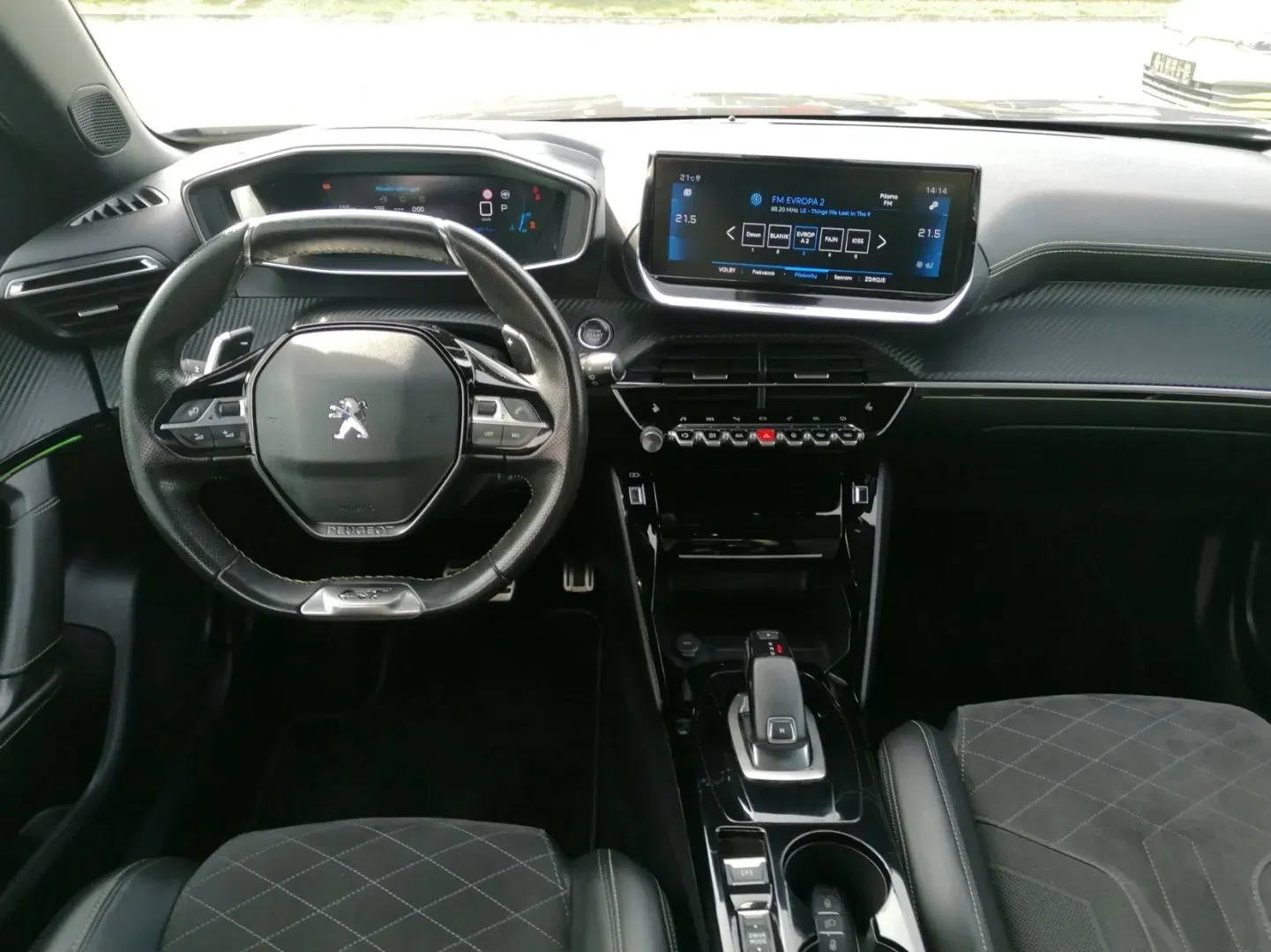 Peugeot 2008 - Náhled 8