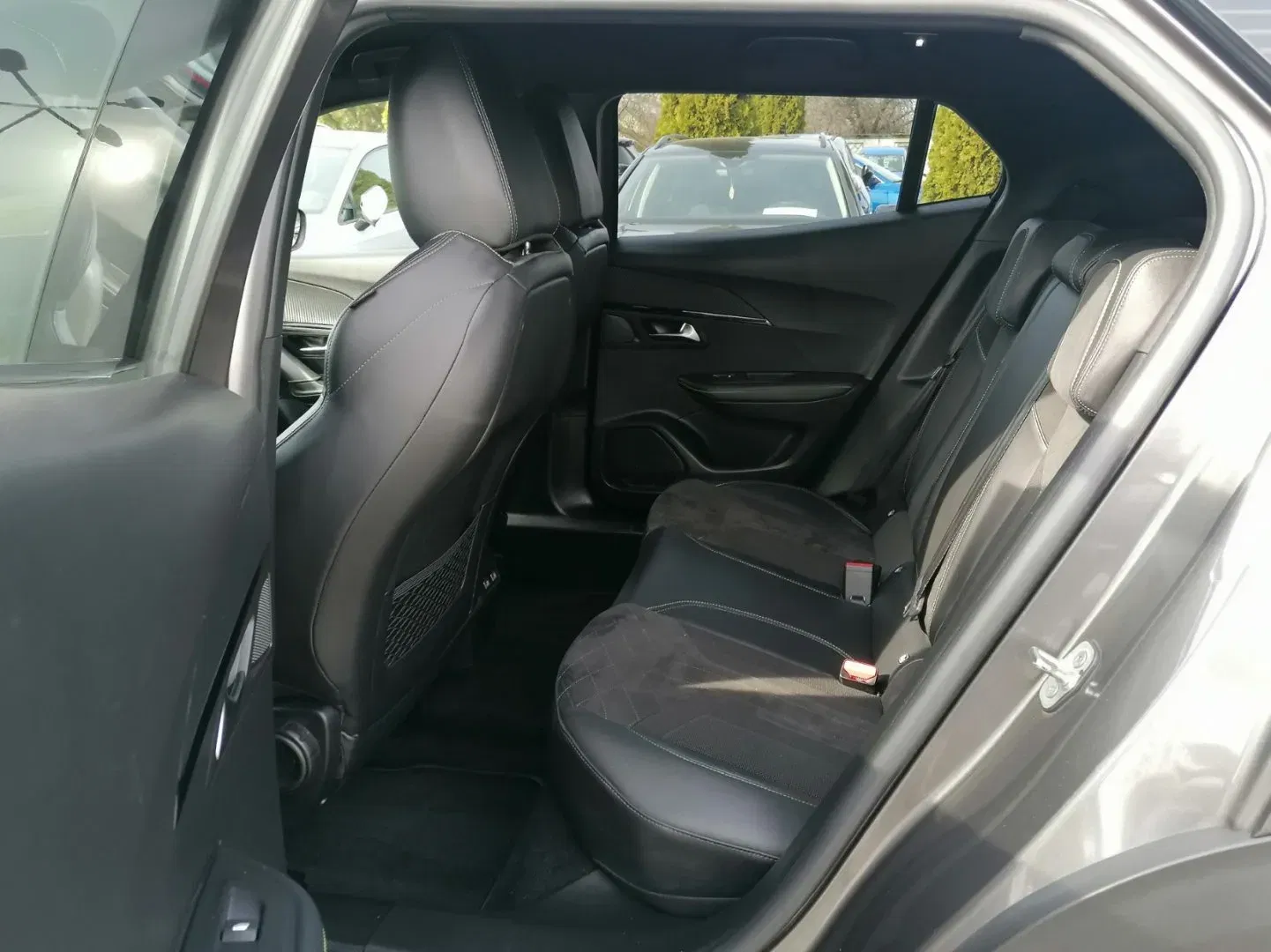 Peugeot 2008 - Náhled 10