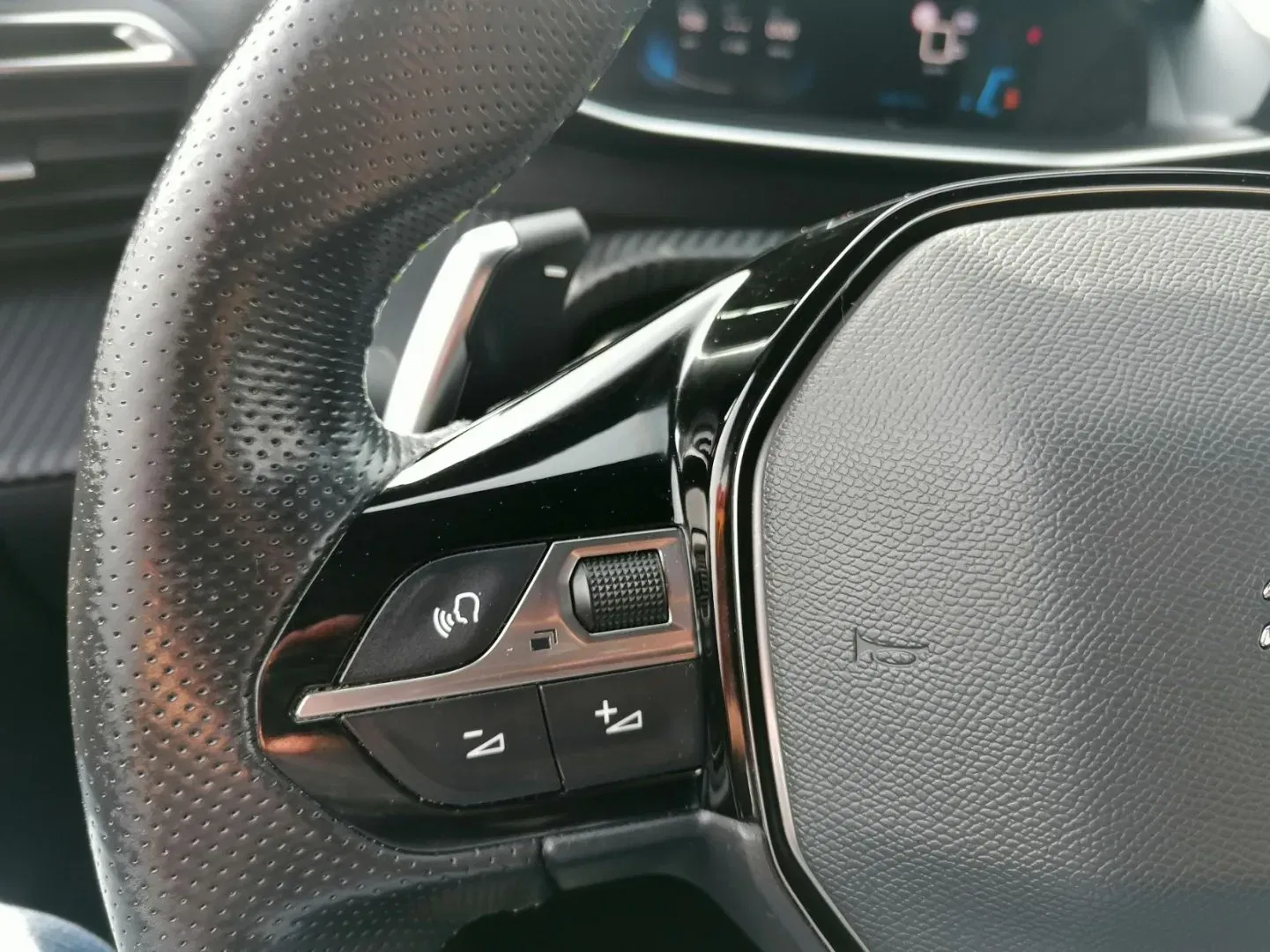 Peugeot 2008 - Náhled 22