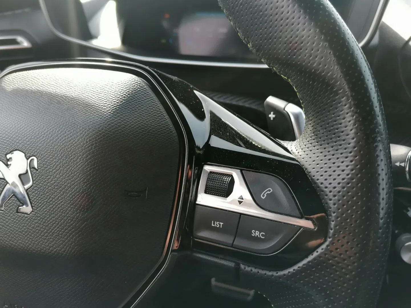 Peugeot 2008 - Náhled 23