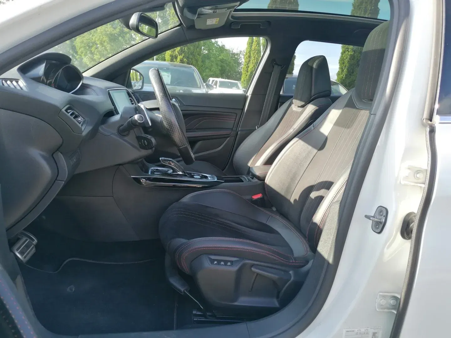 Peugeot 308 - Náhled 7