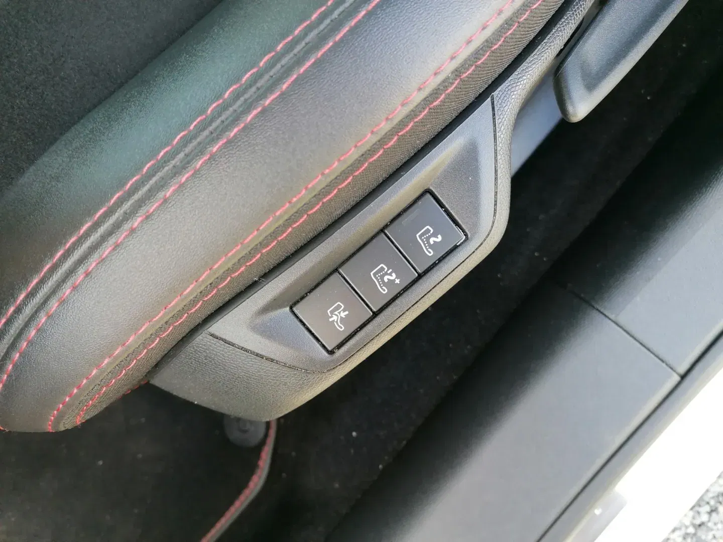 Peugeot 308 - Náhled 21