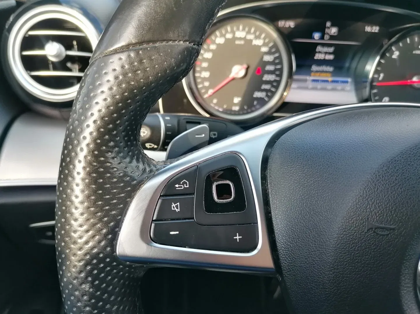 Mercedes-Benz Třídy E - Náhled 19