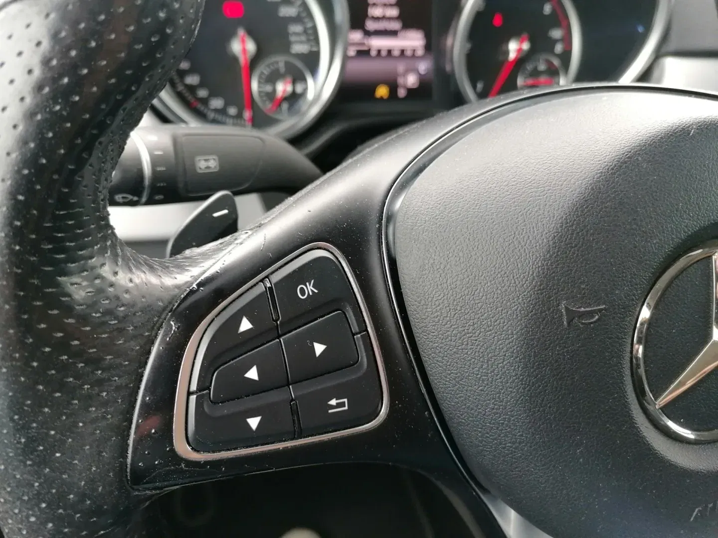 Mercedes-Benz GLE - Náhled 21