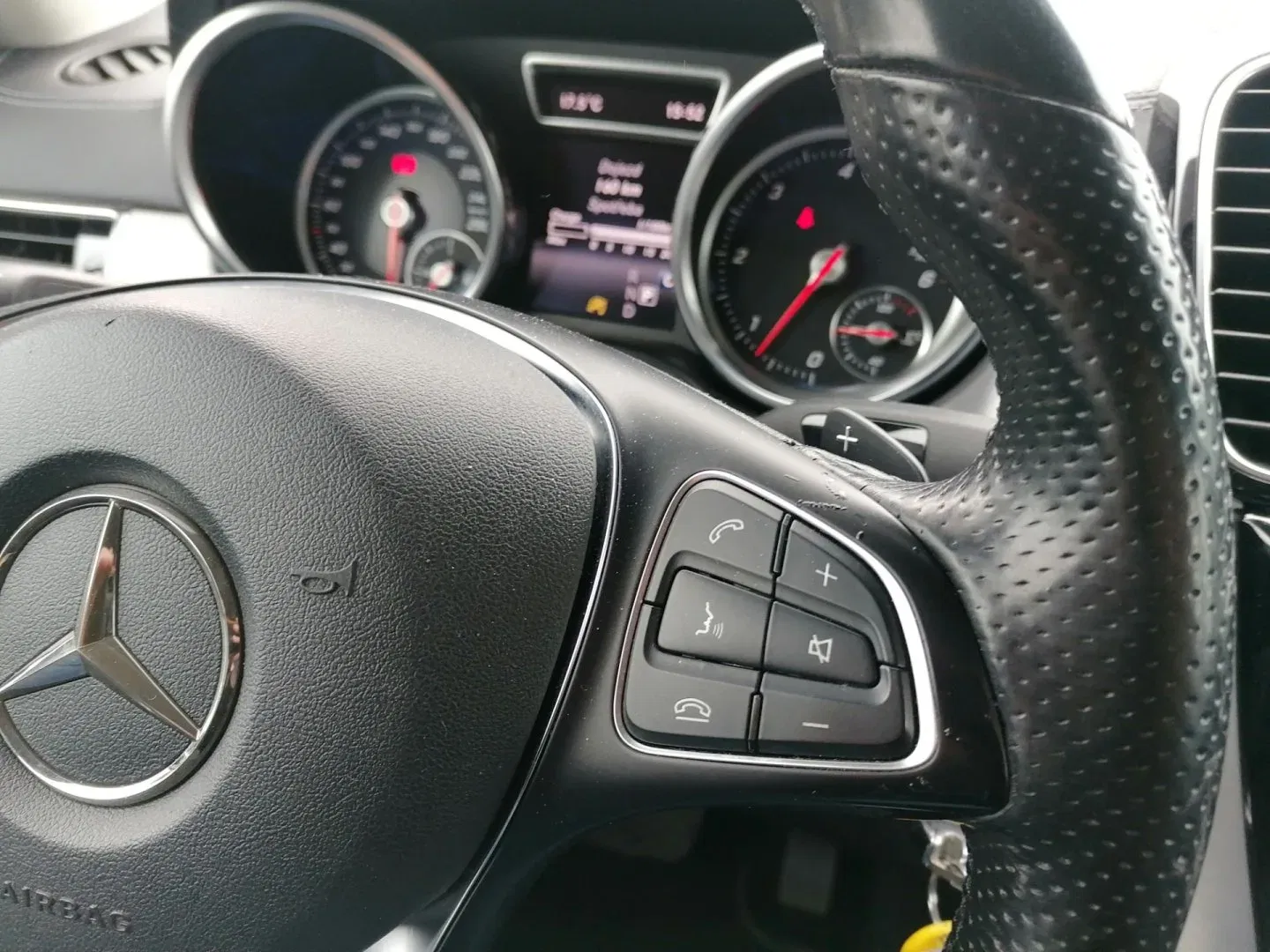 Mercedes-Benz GLE - Náhled 22