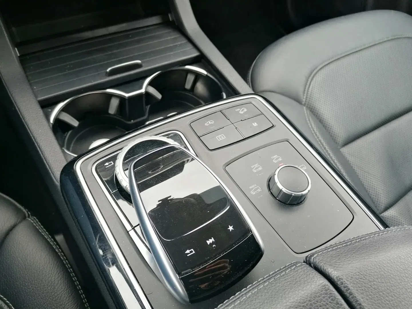 Mercedes-Benz GLE - Náhled 24