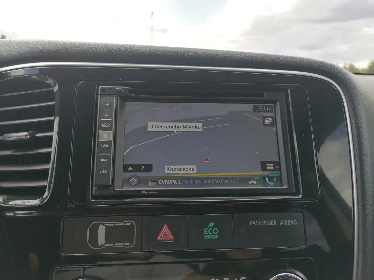 Mitsubishi Outlander - Náhled 9