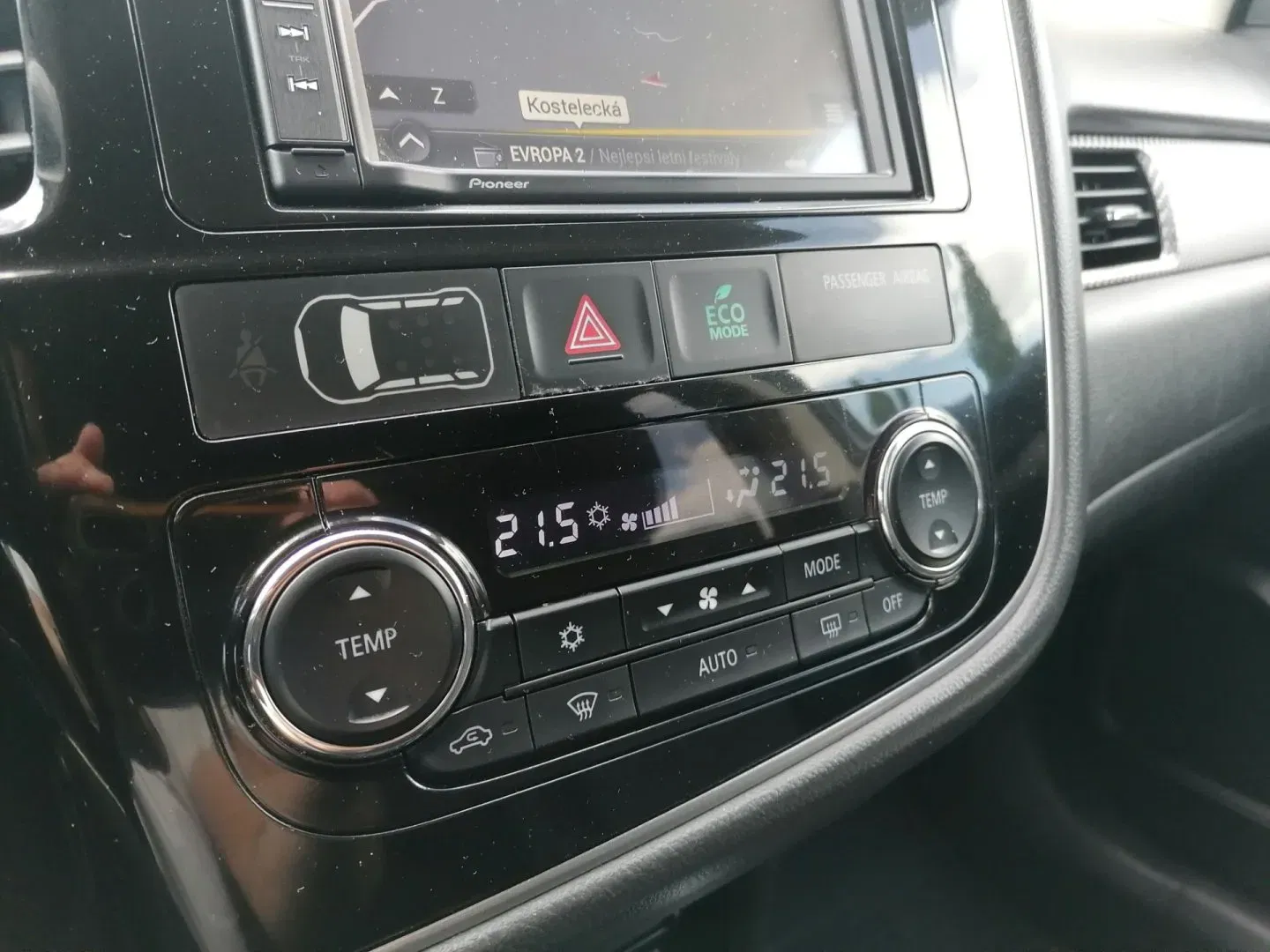 Mitsubishi Outlander - Náhled 11