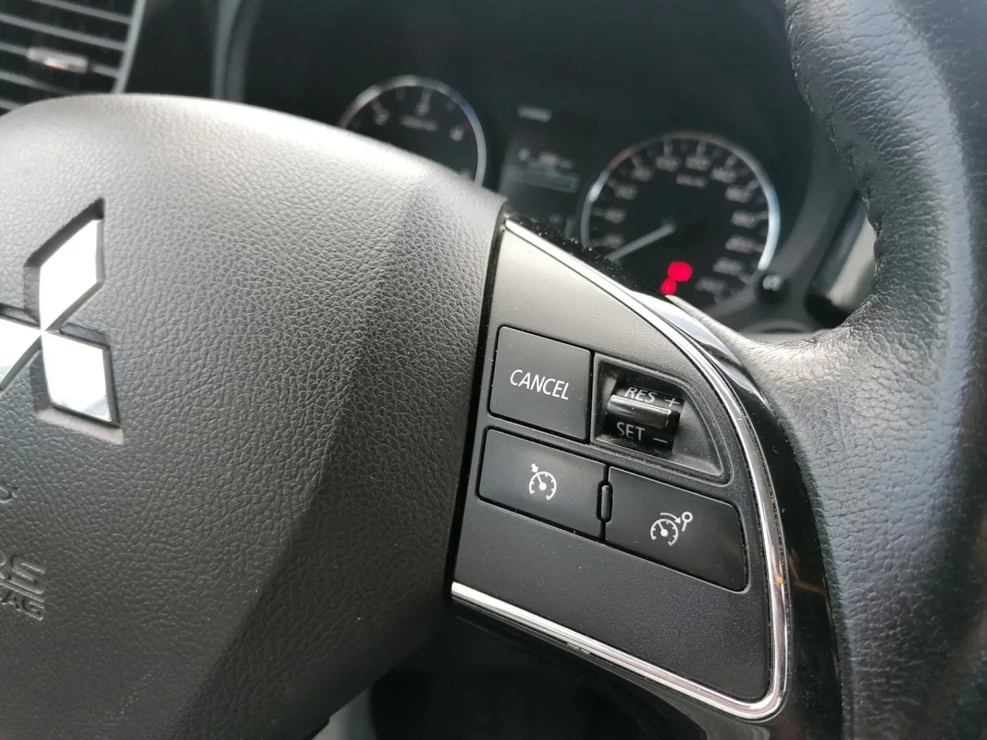 Mitsubishi Outlander - Náhled 13