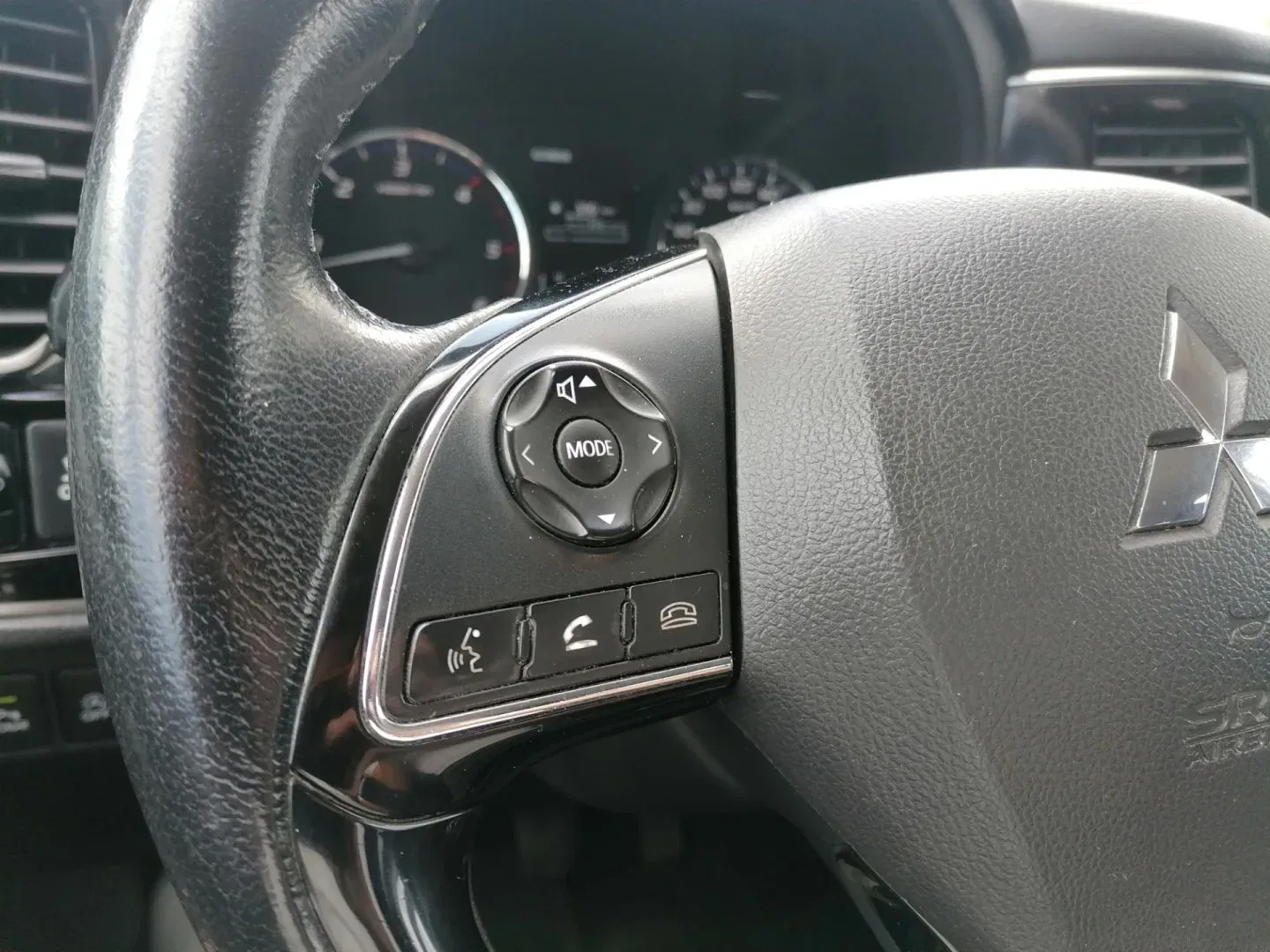 Mitsubishi Outlander - Náhled 14
