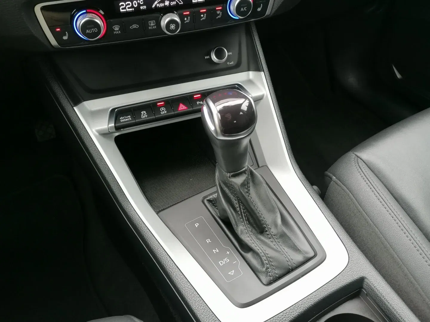 Audi Q3 - Náhled 11