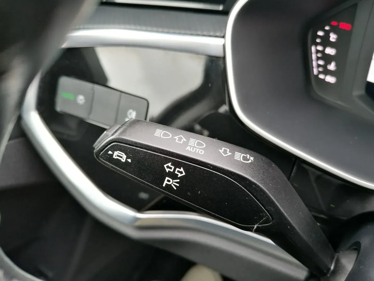 Audi Q3 - Náhled 16