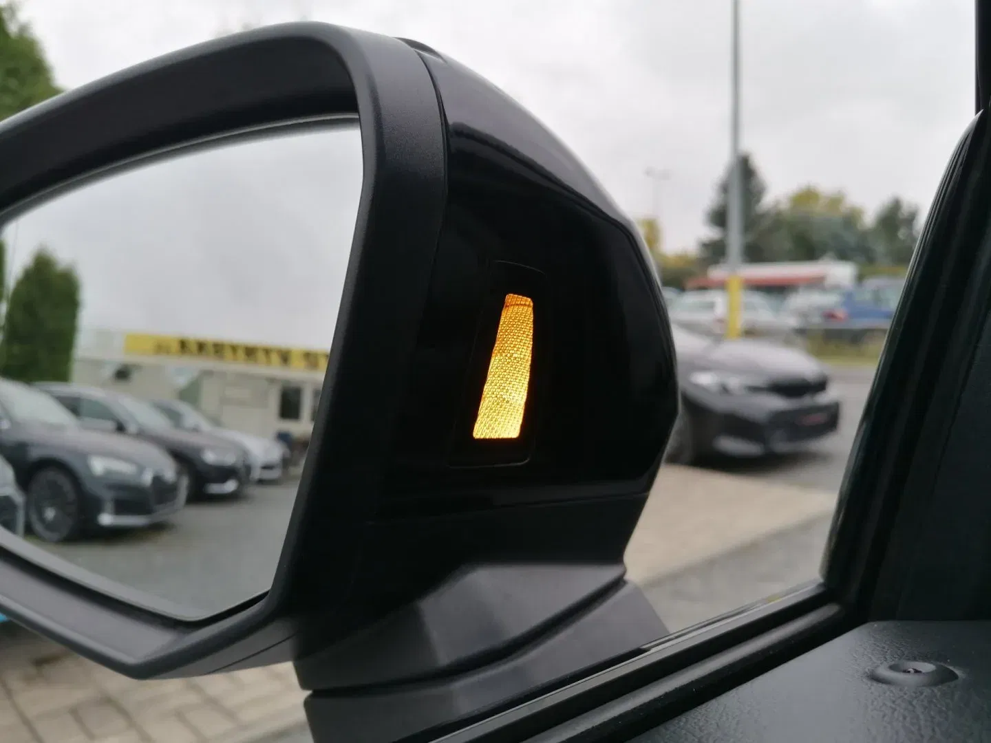 Audi Q3 - Náhled 23