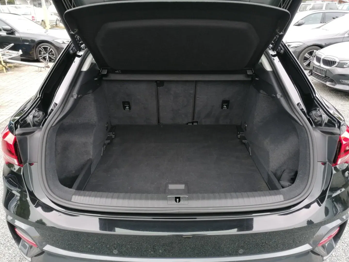 Audi Q3 - Náhled 30