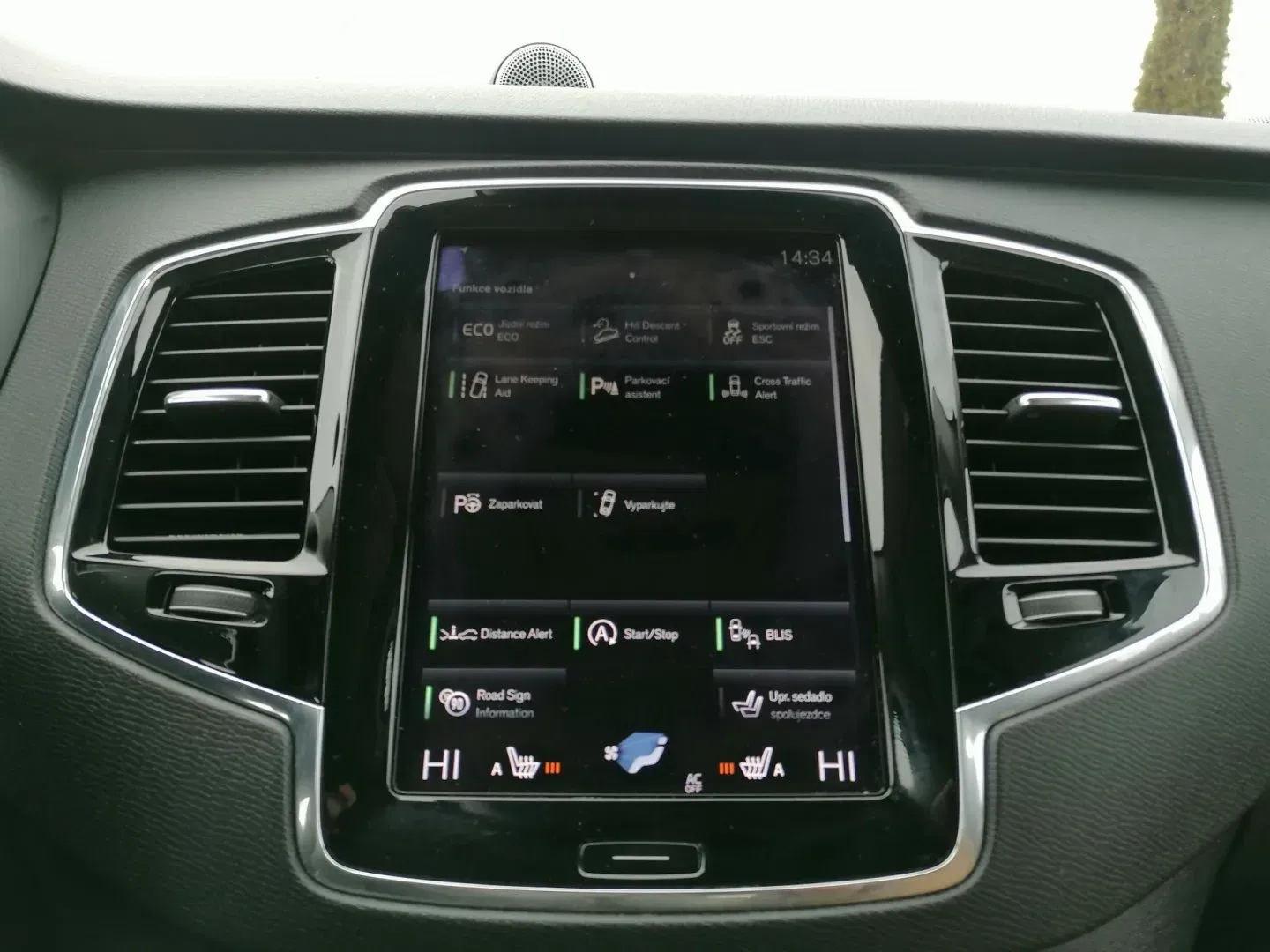 Volvo XC90 - Náhled 17