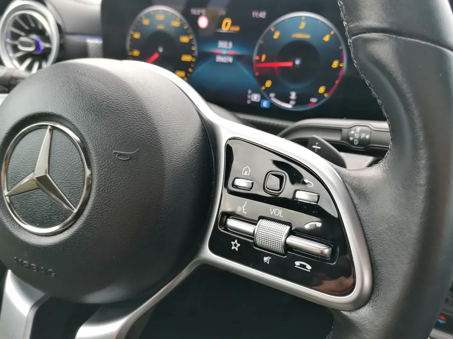 Mercedes-Benz CLA - Náhled 34