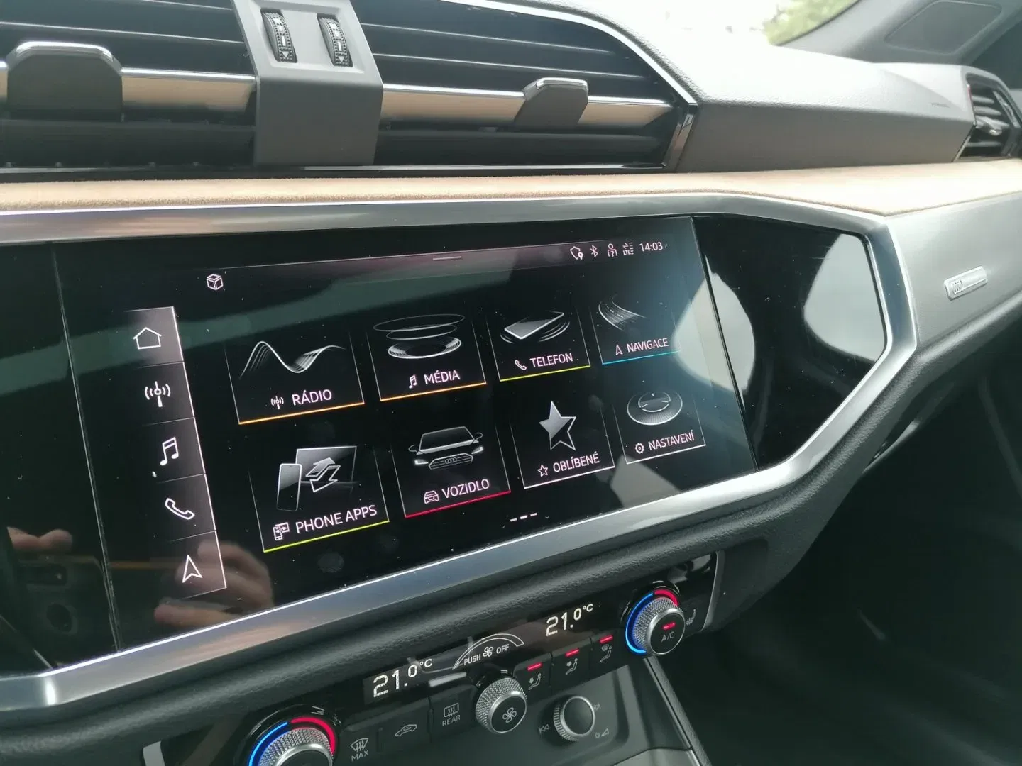 Audi Q3 - Náhled 17