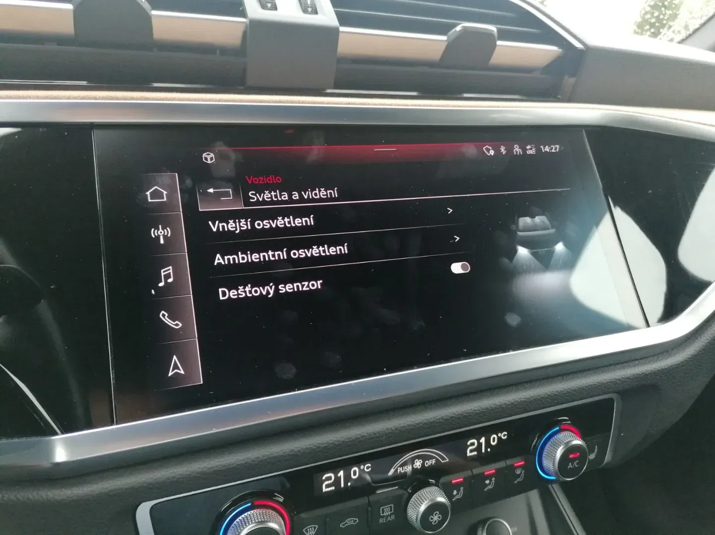 Audi Q3 - Náhled 25