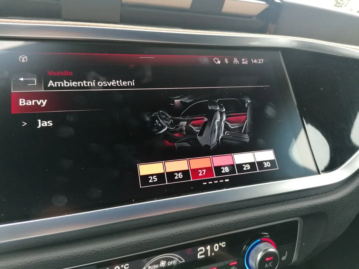 Audi Q3 - Náhled 26