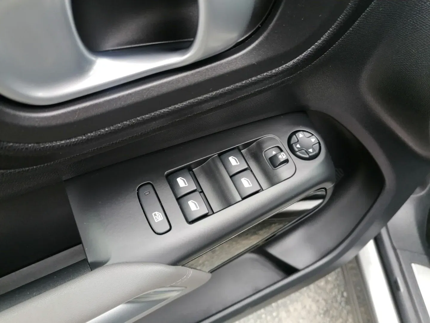 Citroën C5 Aircross - Náhled 24