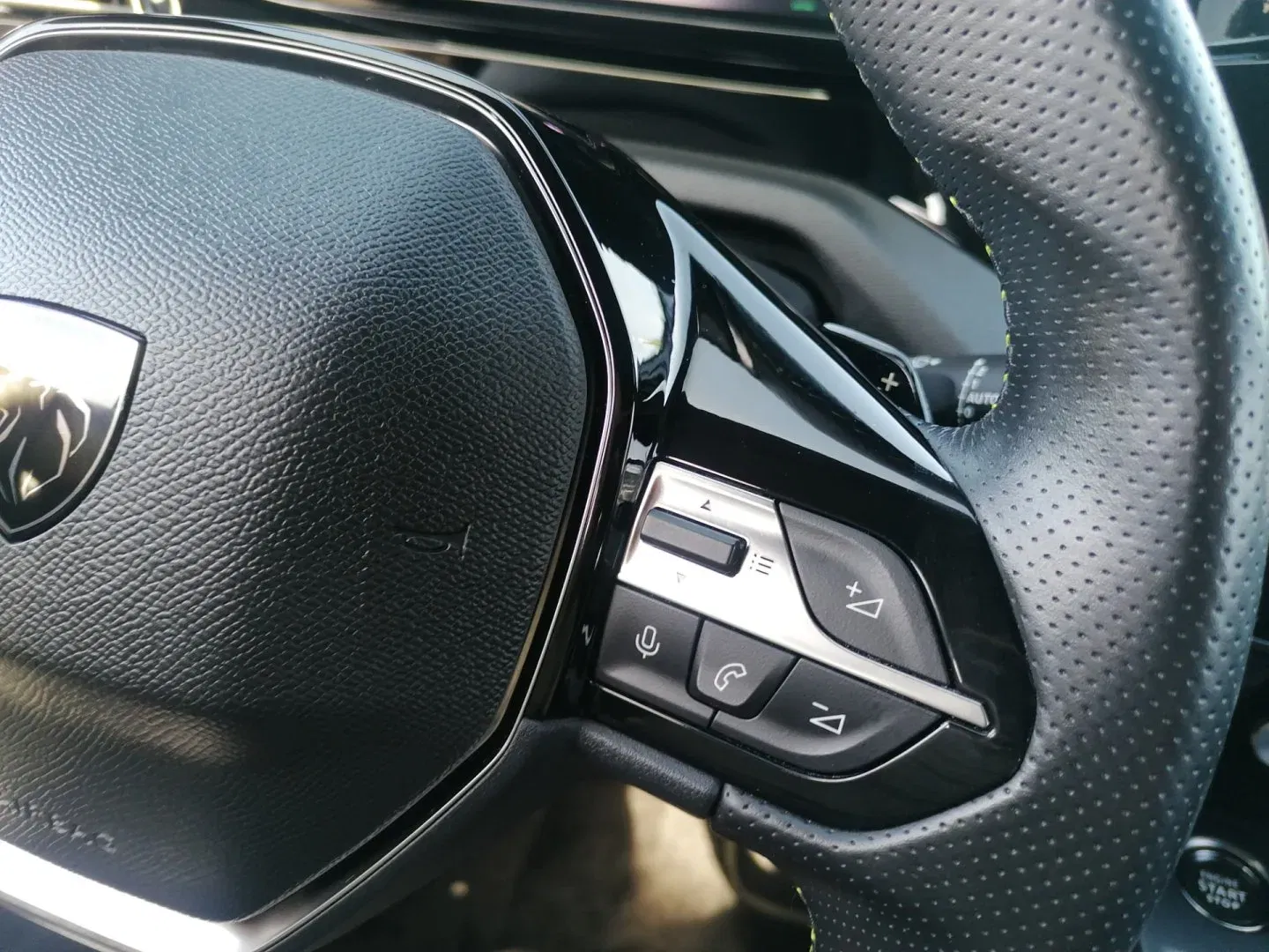 Peugeot 308 - Náhled 33
