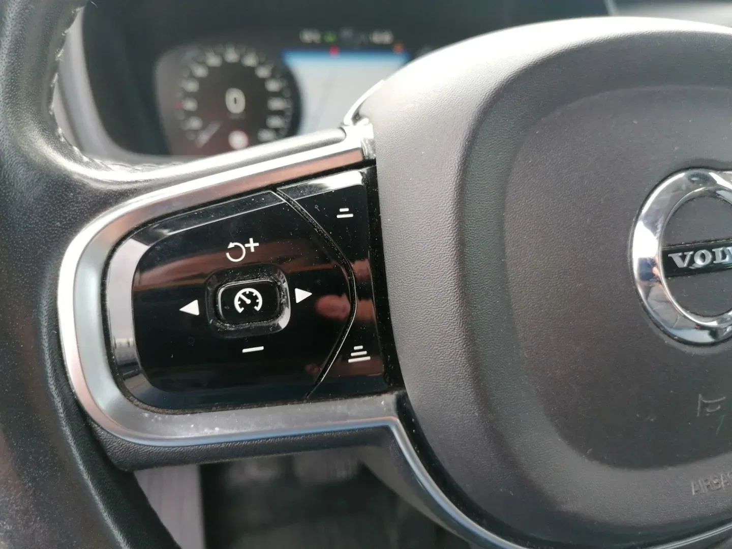 Volvo XC90 - Náhled 18