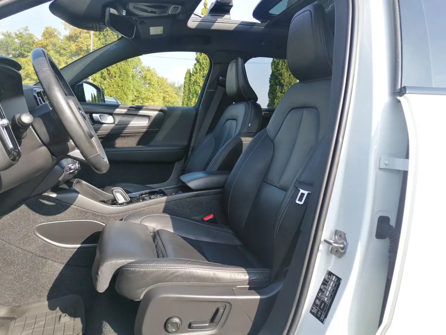 Volvo XC40 - Náhled 9