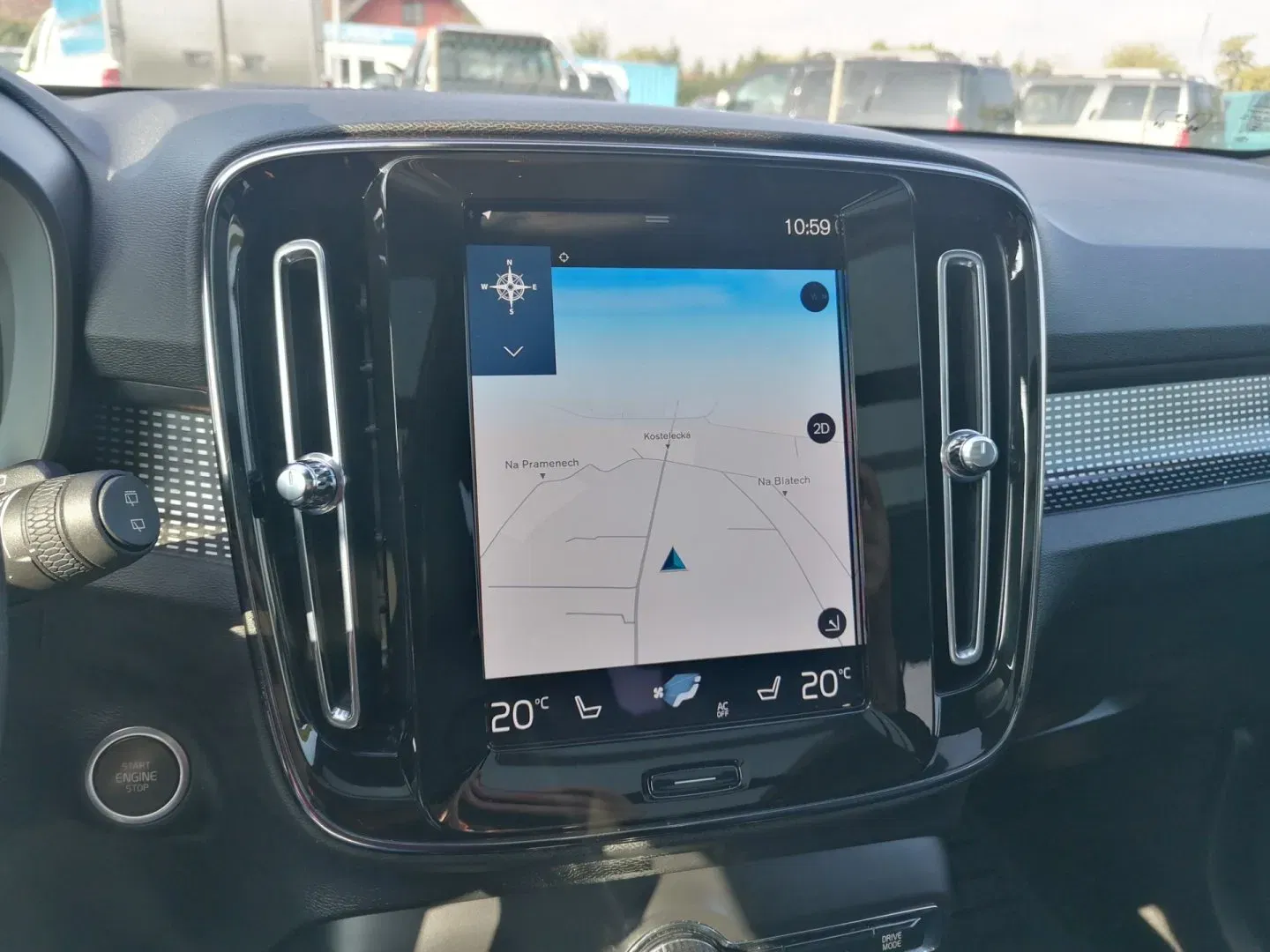 Volvo XC40 - Náhled 13