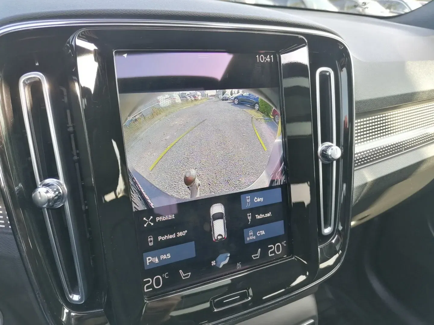 Volvo XC40 - Náhled 14