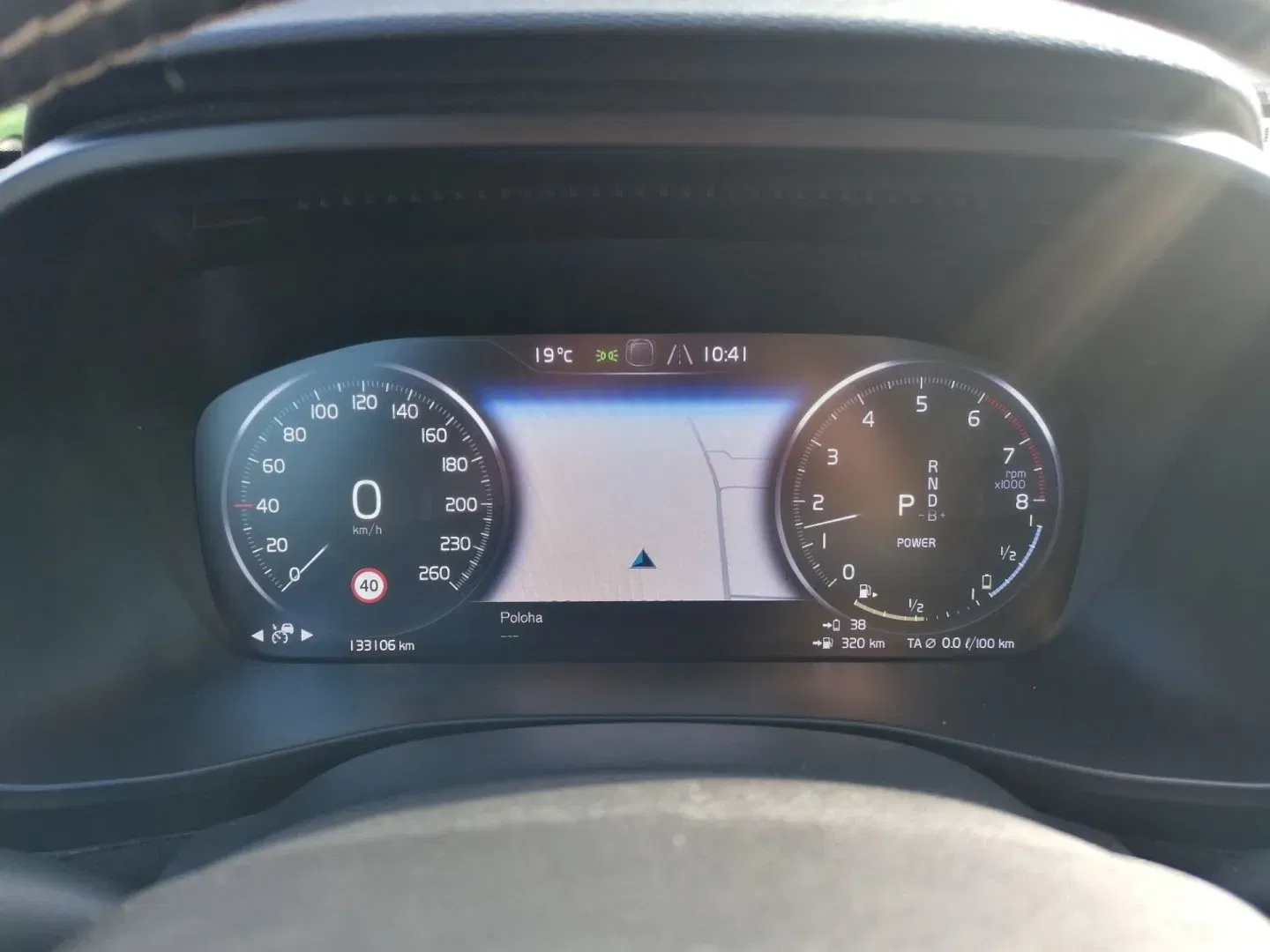 Volvo XC40 - Náhled 15