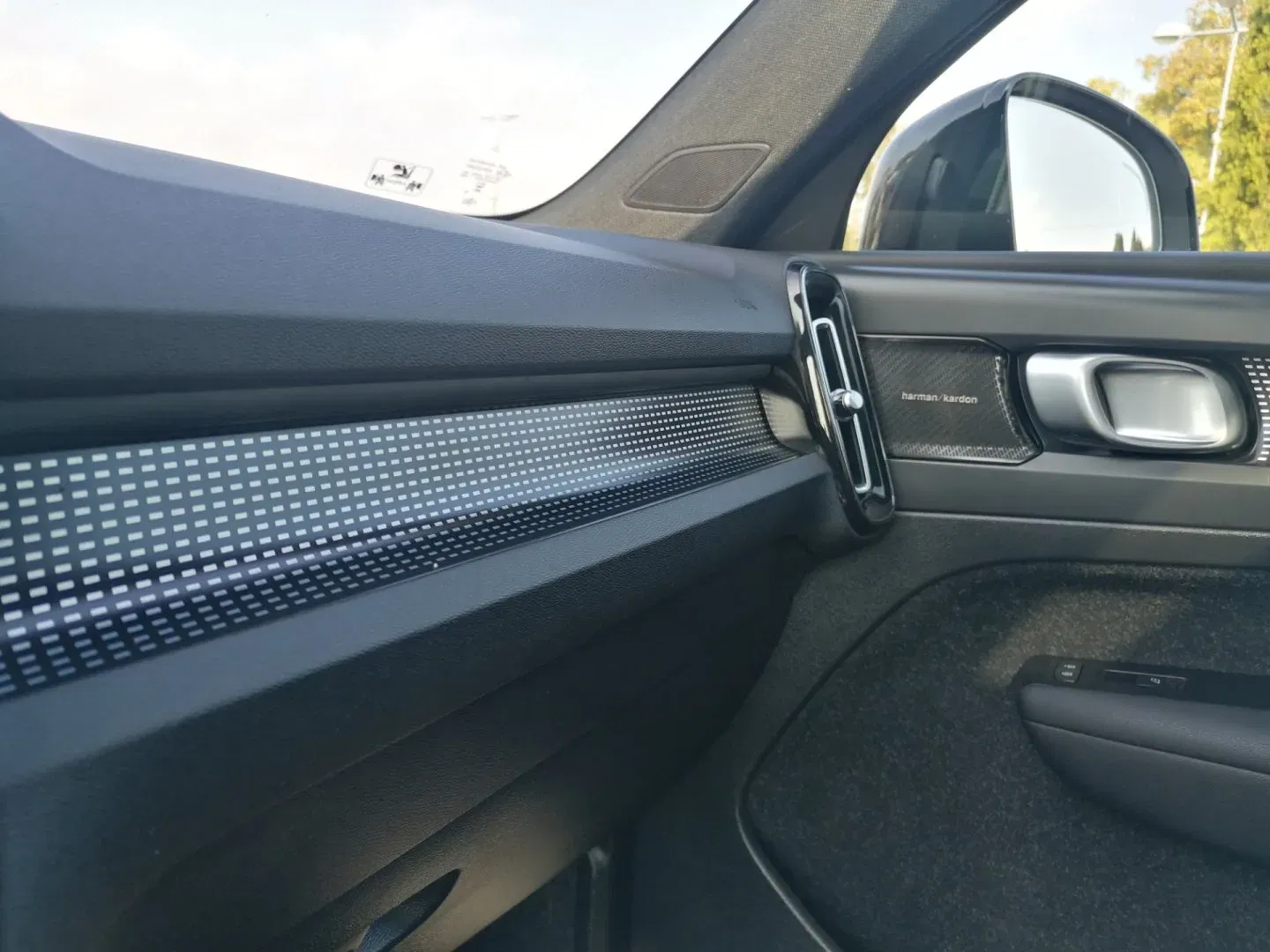 Volvo XC40 - Náhled 29