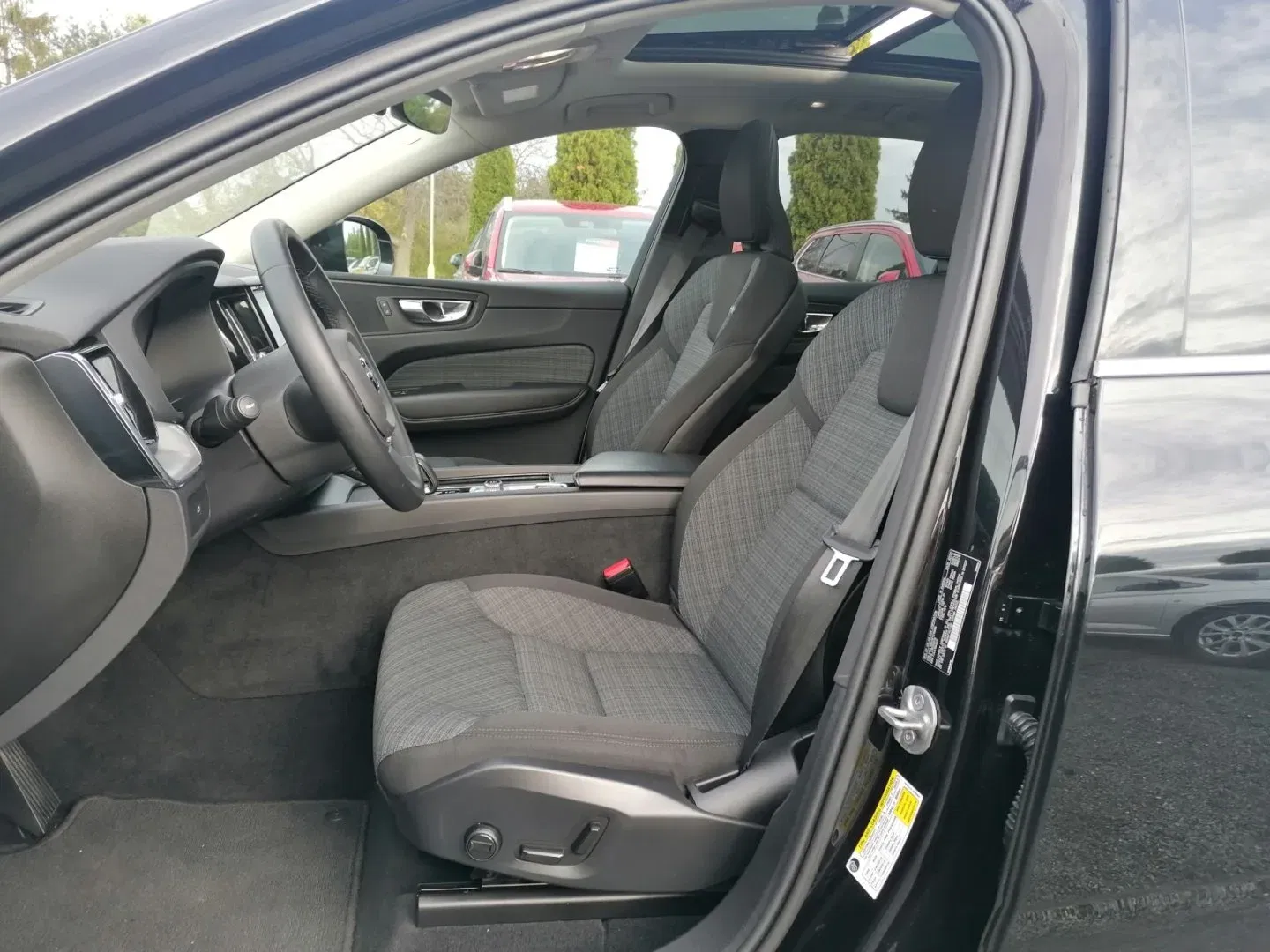 Volvo XC60 - Náhled 9