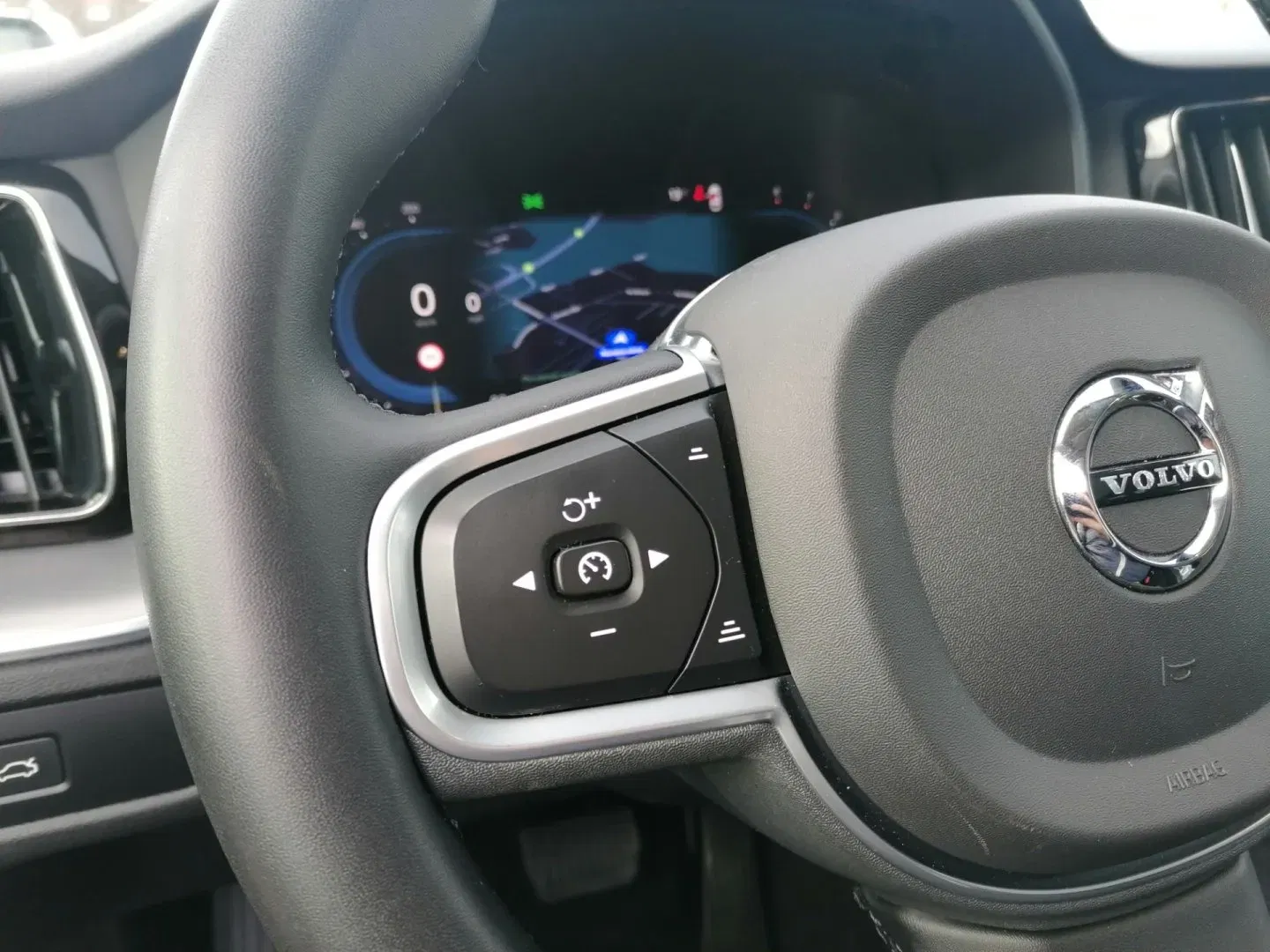 Volvo XC60 - Náhled 16