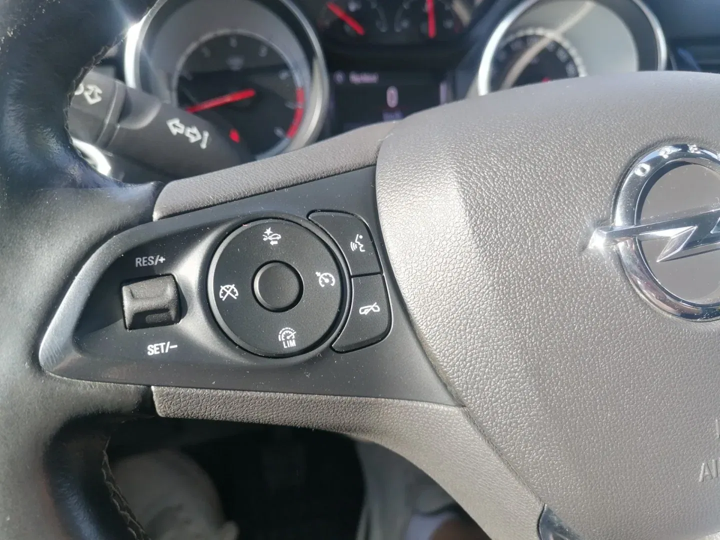 Opel Astra - Náhled 18