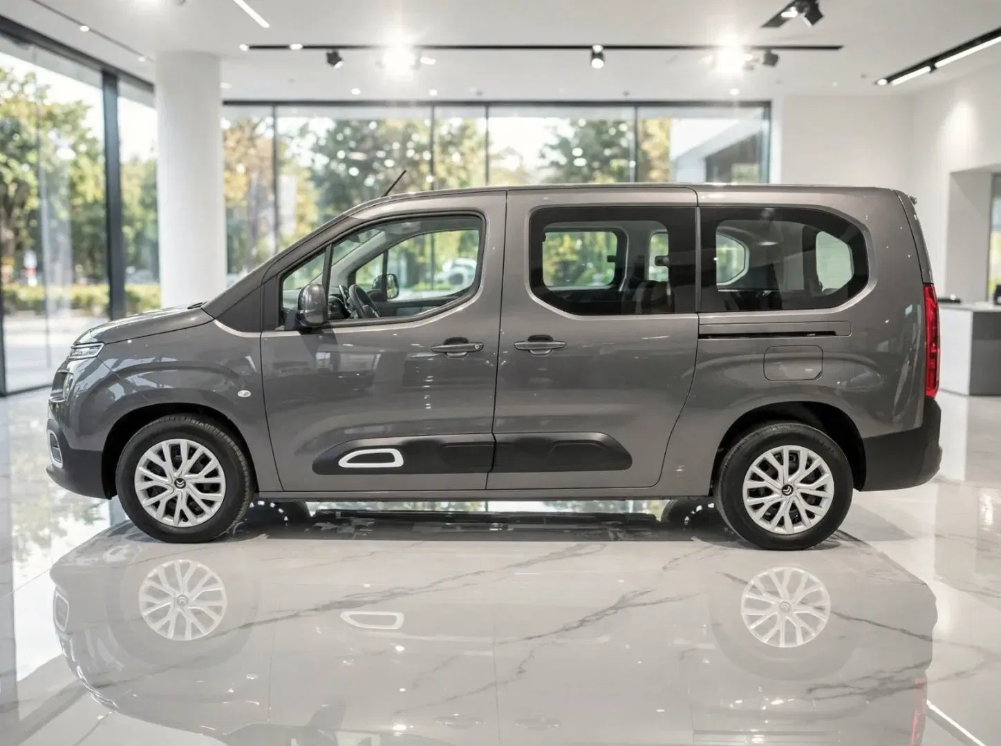 Citroën Berlingo XL 1.5 BlueHdi Shine Navi, 2021